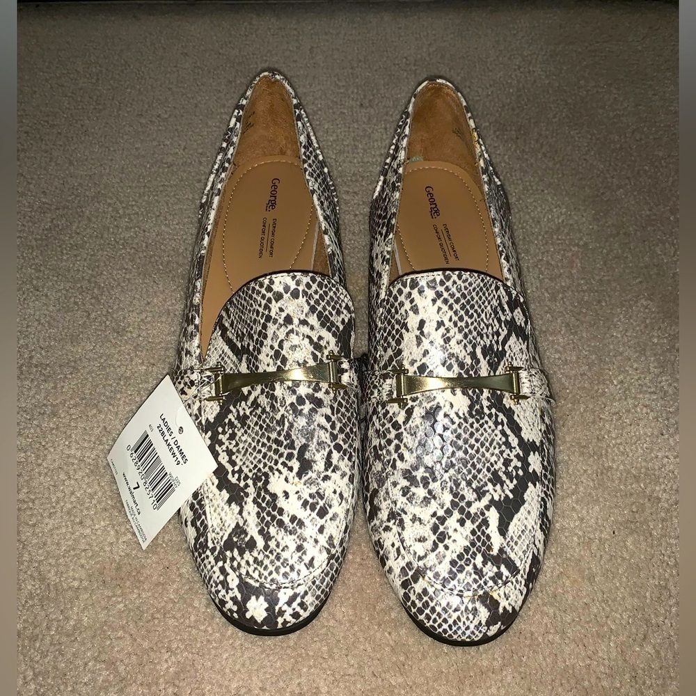 Nwt Snakeskin pattern shoes